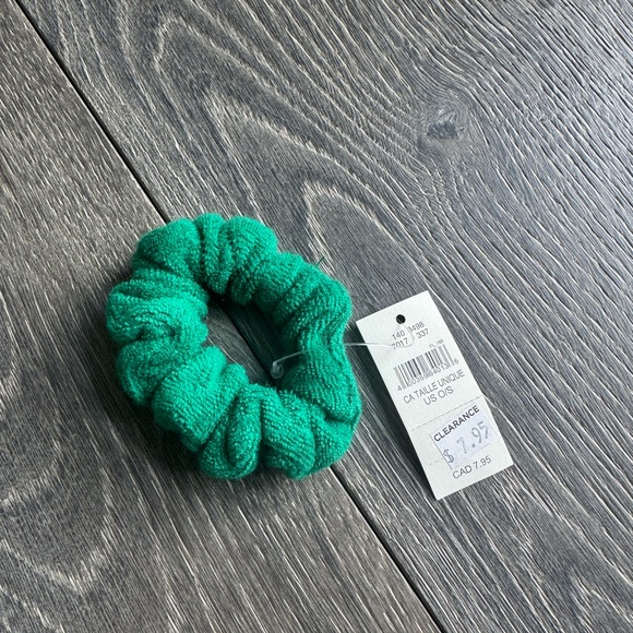 Aerie Terry Scrunchie in Green - Picture 2 of 2